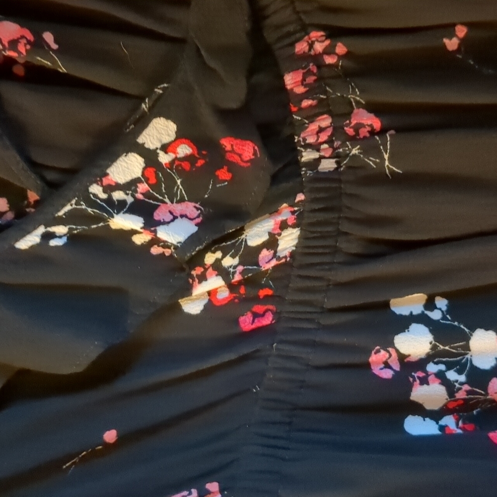 Express Ruffle Floral Mini Desss - Picture 6 of 8